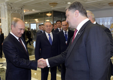 Ashton califica de ’positiva’ la reunión multilateral en Minsk